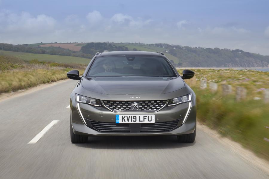  Peugeot 508 SW GT 2019 года  (UK) (фото 11 из 14)